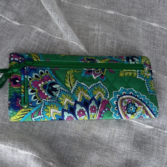 Vera Bradley Emerald Paisley Pattern Trifold Long Wallet w/Magnetic Closure NWOT - Picture 14 of 16